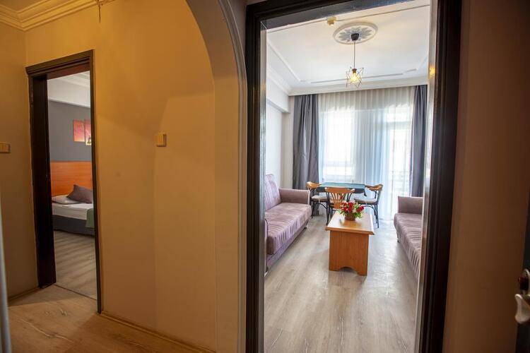 Hma Hotel & Suites