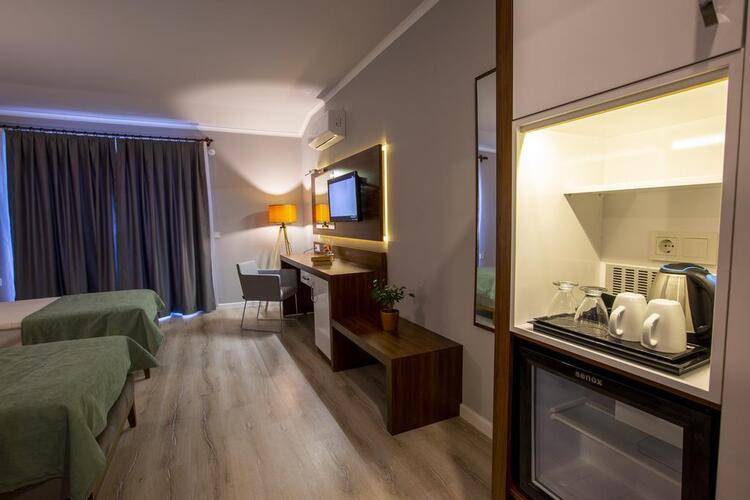 Hma Hotel & Suites
