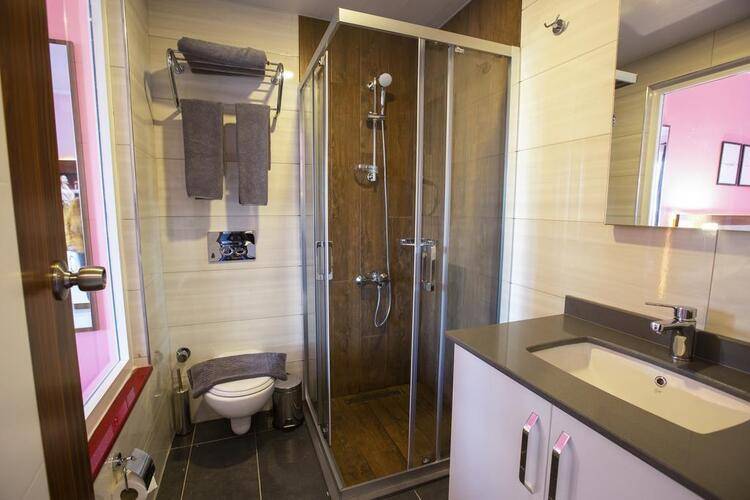 Hma Hotel & Suites