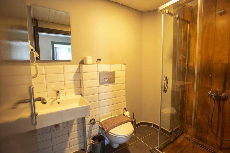 Hma Hotel & Suites