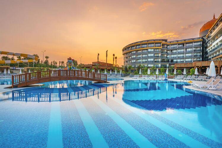 Arnor De Luxe Hotel & Spa