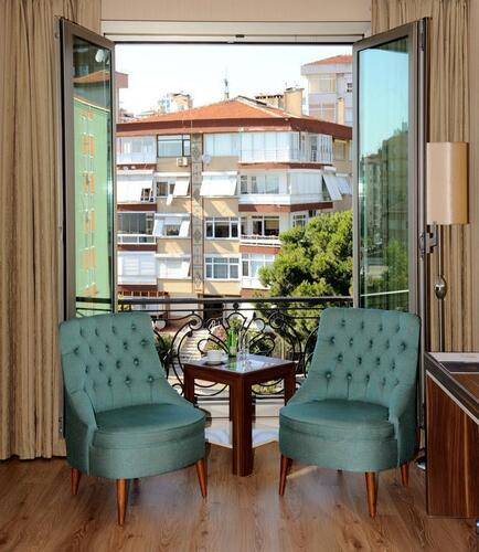 The Grand Mira Hotel