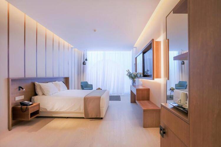 Radisson Beach Larnaca