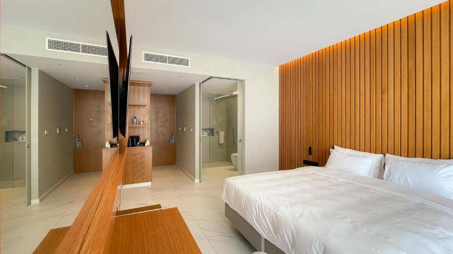 Radisson Beach Larnaca