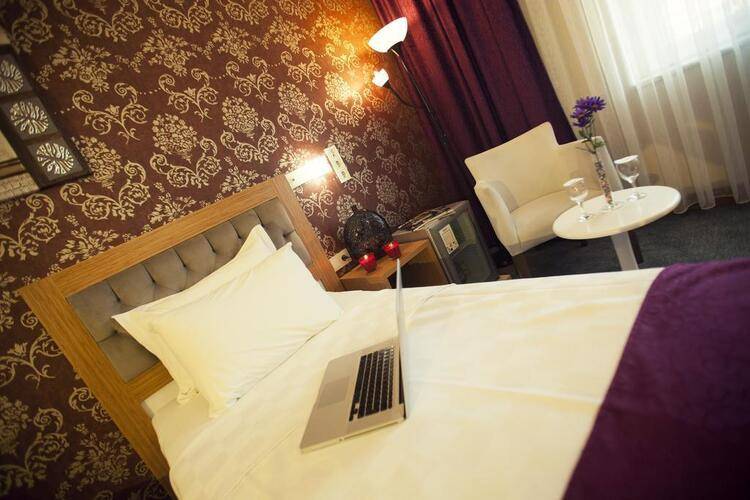 Helikon Business Hotel