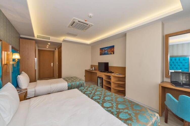Grand Palace Hotel