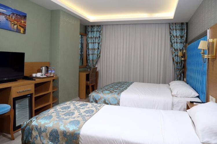Grand Palace Hotel