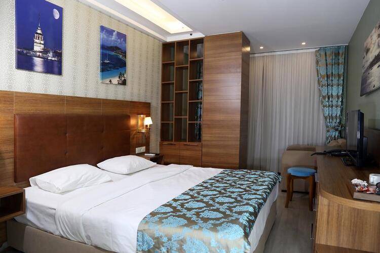 Grand Palace Hotel