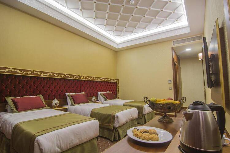 Mb Deluxe Hotel