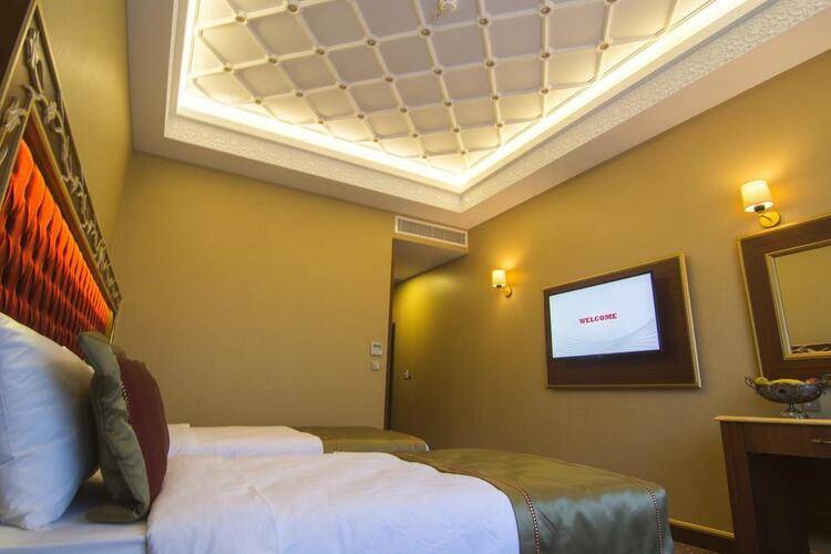 Mb Deluxe Hotel