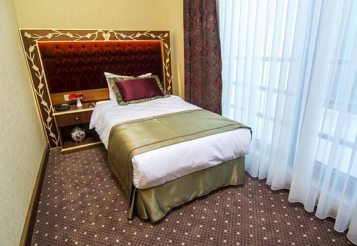 Mb Deluxe Hotel
