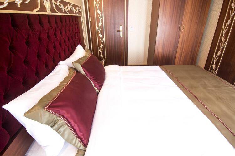 Mb Deluxe Hotel