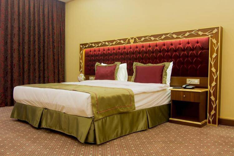 Mb Deluxe Hotel
