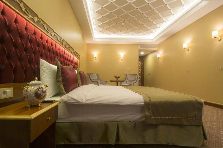 Mb Deluxe Hotel