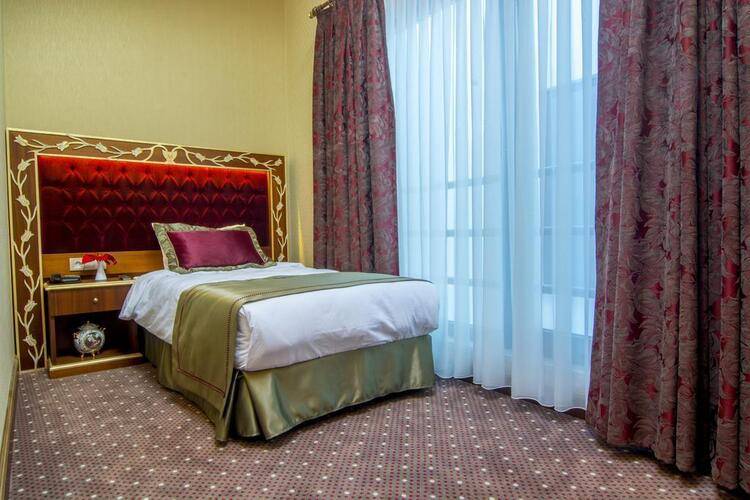 Mb Deluxe Hotel