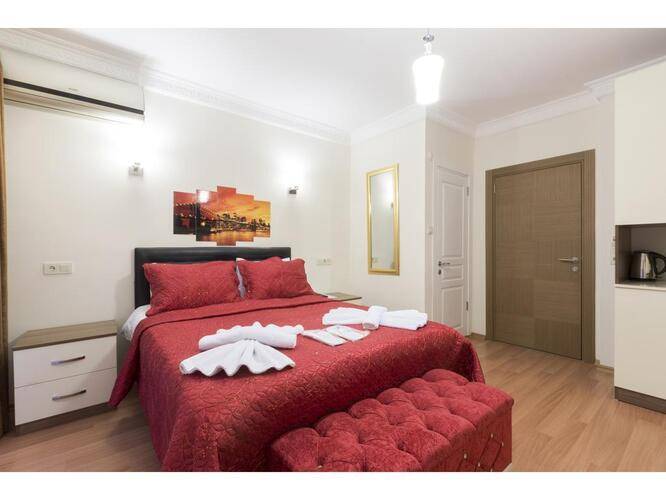 Zendy Suite Hotel