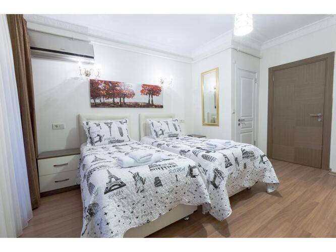 Zendy Suite Hotel