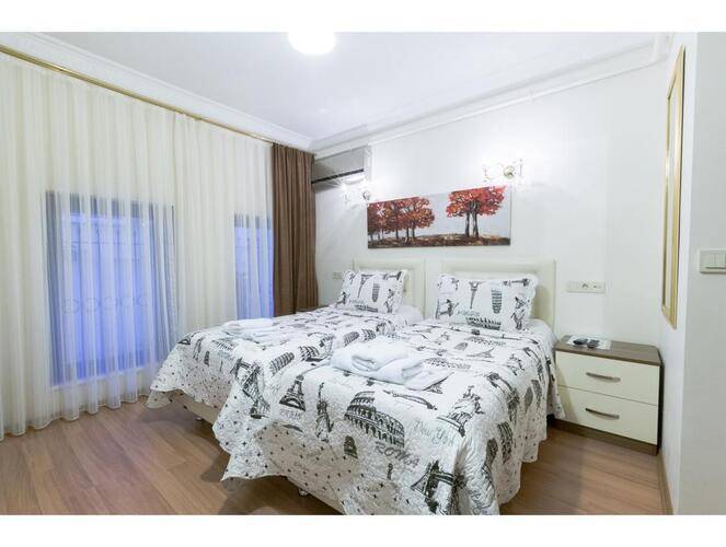 Zendy Suite Hotel