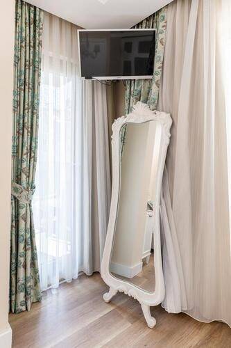 Mic Royal Hotel
