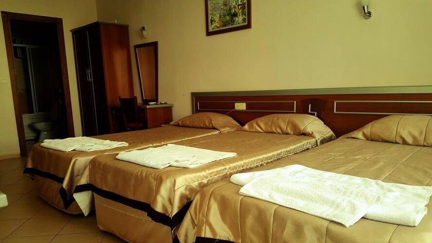 Lemon Hotel