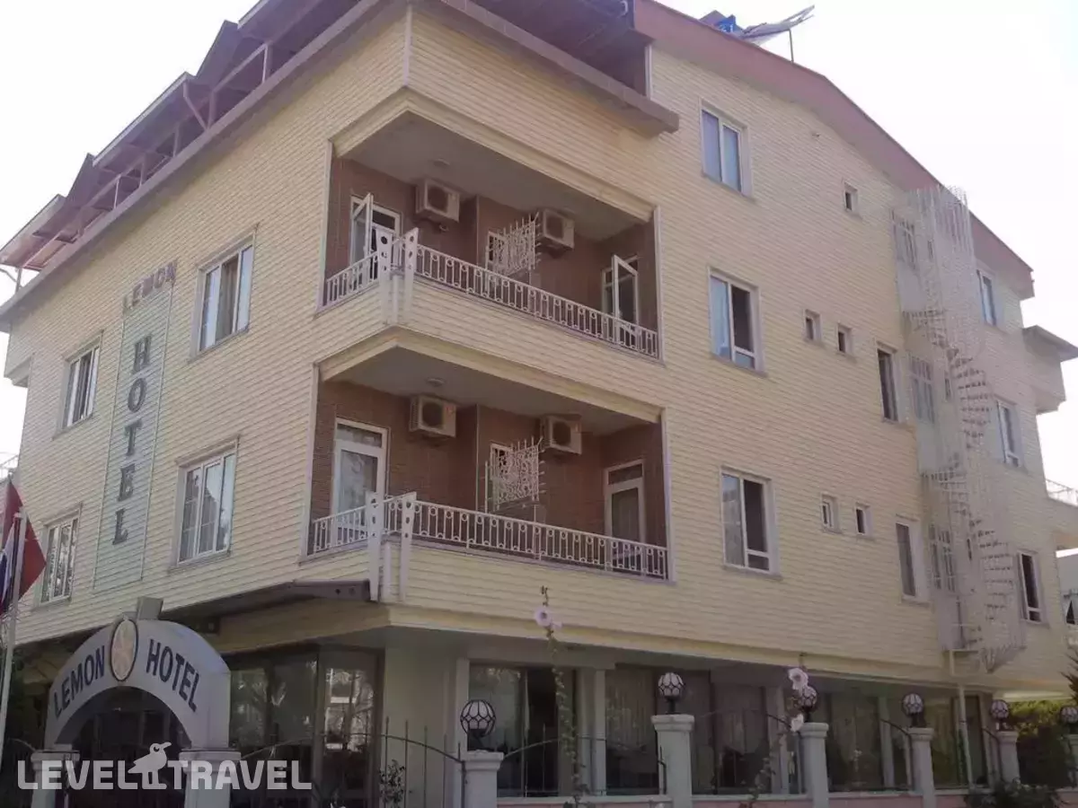 Lemon Hotel