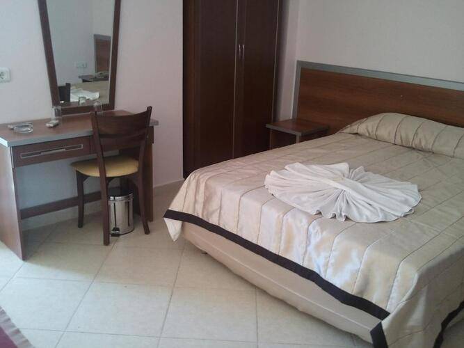 Lemon Hotel