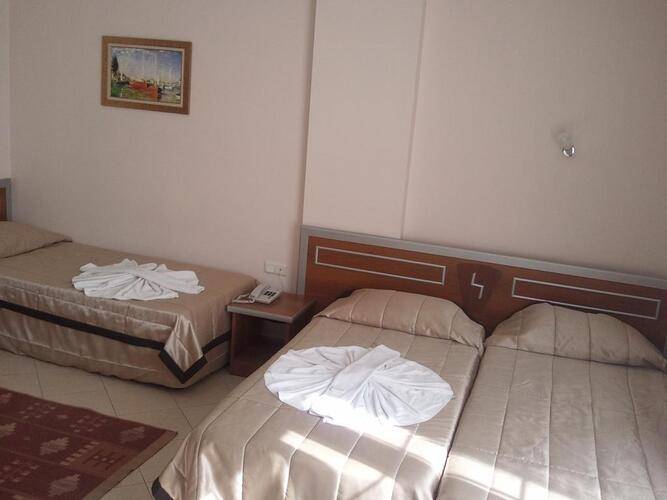 Lemon Hotel