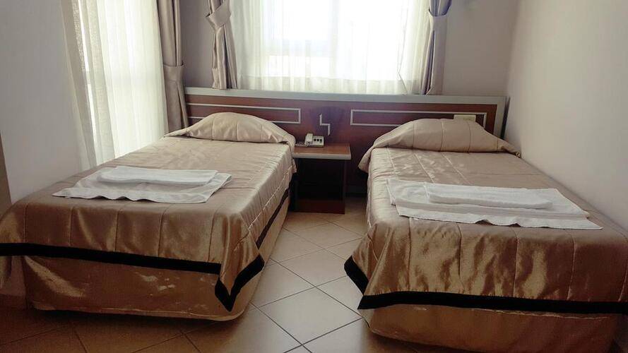 Lemon Hotel