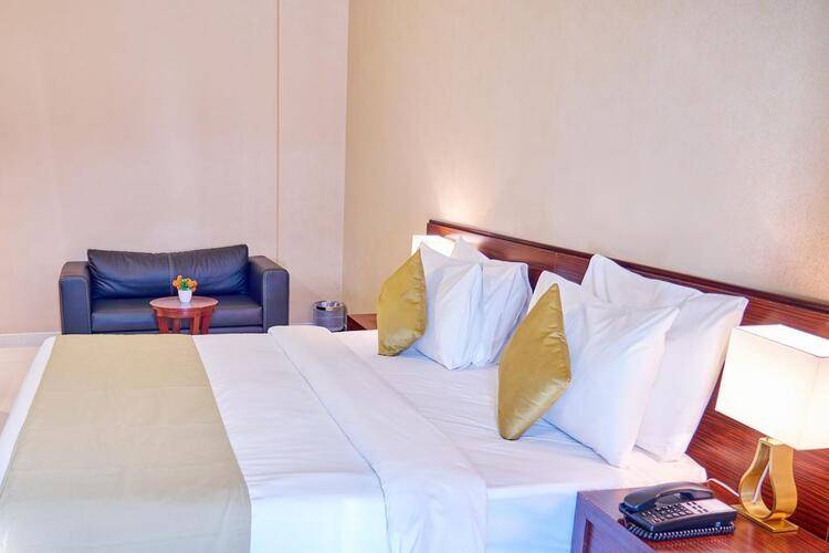 Grand Square Hotel