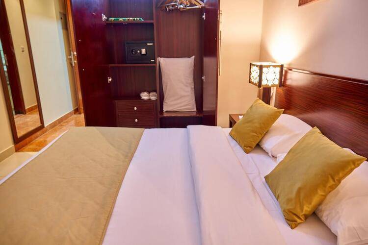 Grand Square Hotel