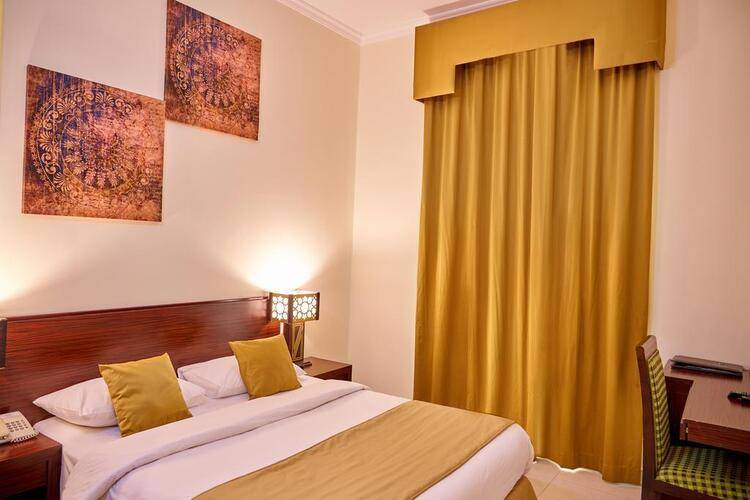 Grand Square Hotel