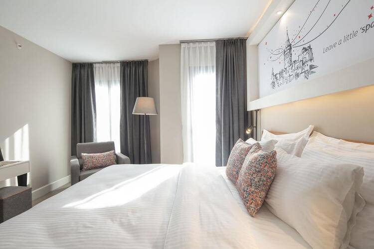 Sparkle Hotel