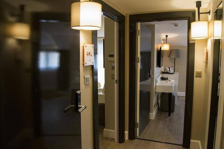 Sparkle Hotel