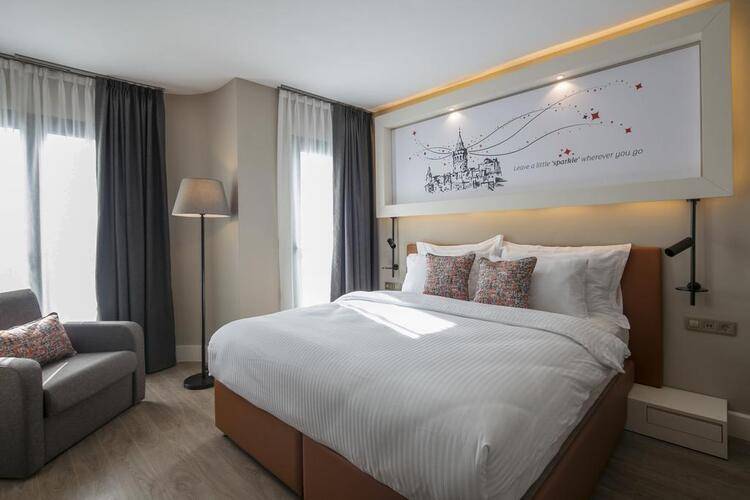 Sparkle Hotel