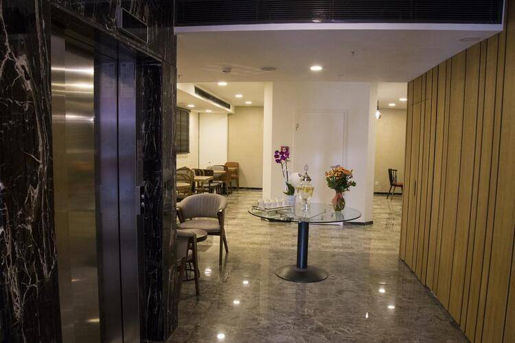 Sparkle Hotel