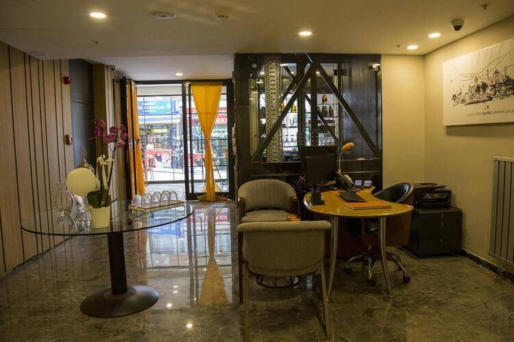 Sparkle Hotel