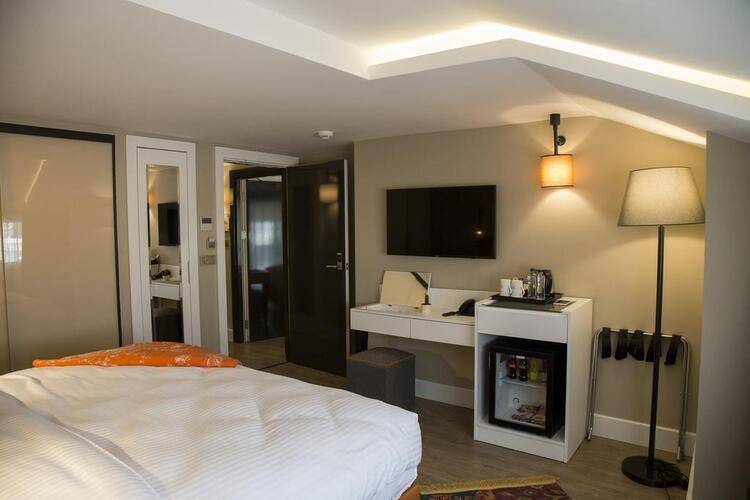 Sparkle Hotel