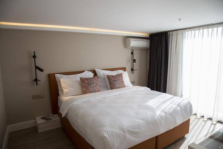 Sparkle Hotel