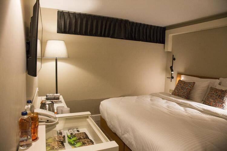 Sparkle Hotel