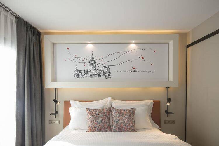 Sparkle Hotel
