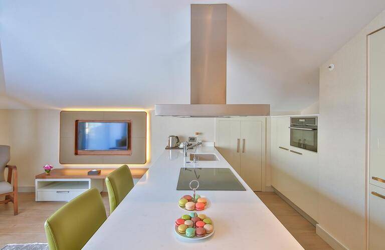 Tzl Suites