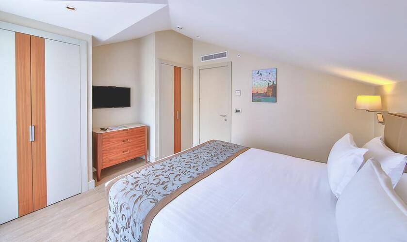 Tzl Suites