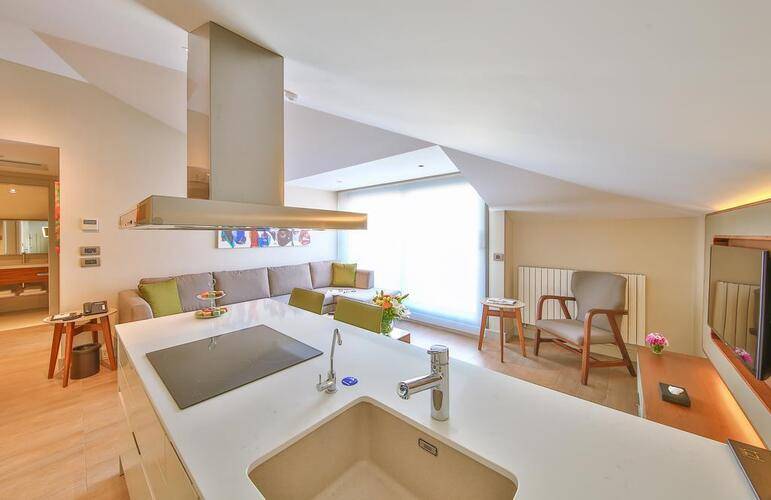 Tzl Suites