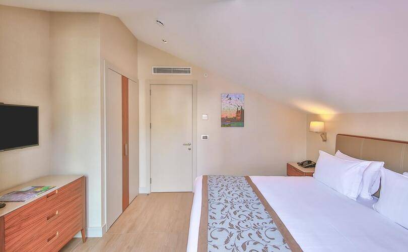 Tzl Suites