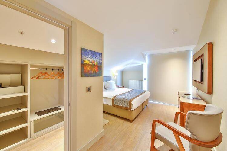 Tzl Suites