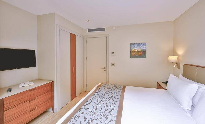 Tzl Suites