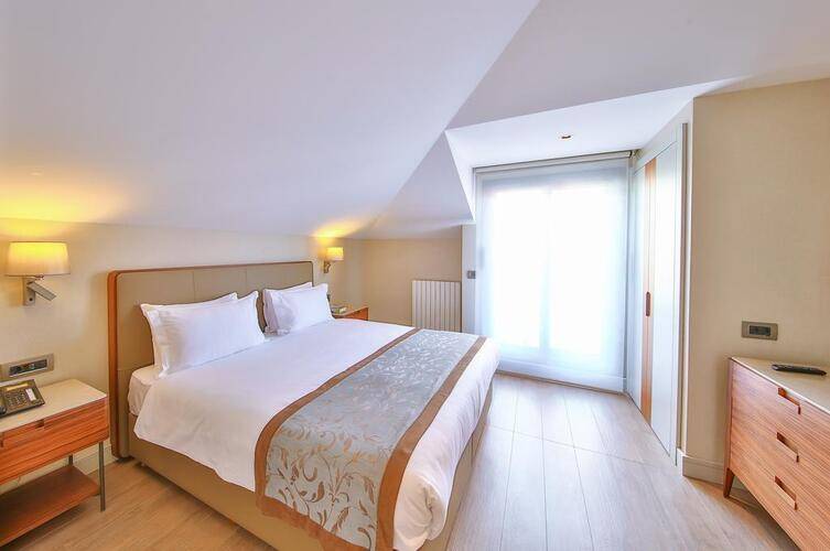 Tzl Suites