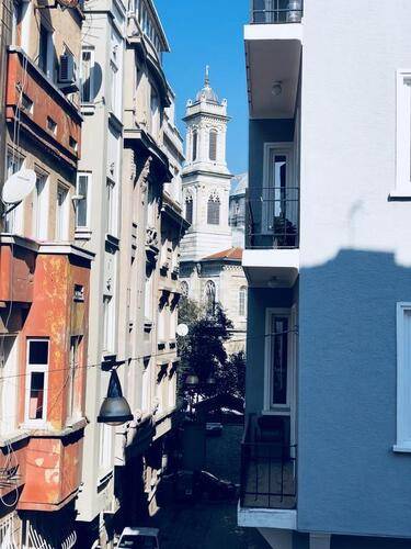 The House Of Tulpan