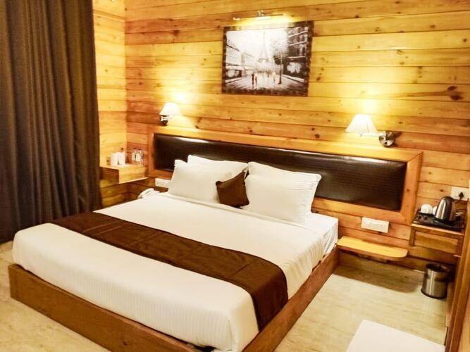 Grand Vatika Resort