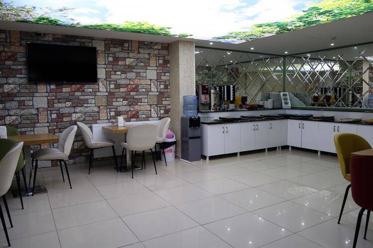 Green Garden Hotel